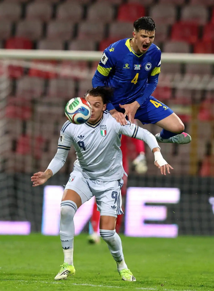 博鱼体育app下载-目前只剩一人踢过世界杯，大浪淘沙，“蓝衣军团”还剩什么？|意大利队|乌拉圭足球队|阿斯顿维拉|世预赛|维拉蒂_新浪新闻